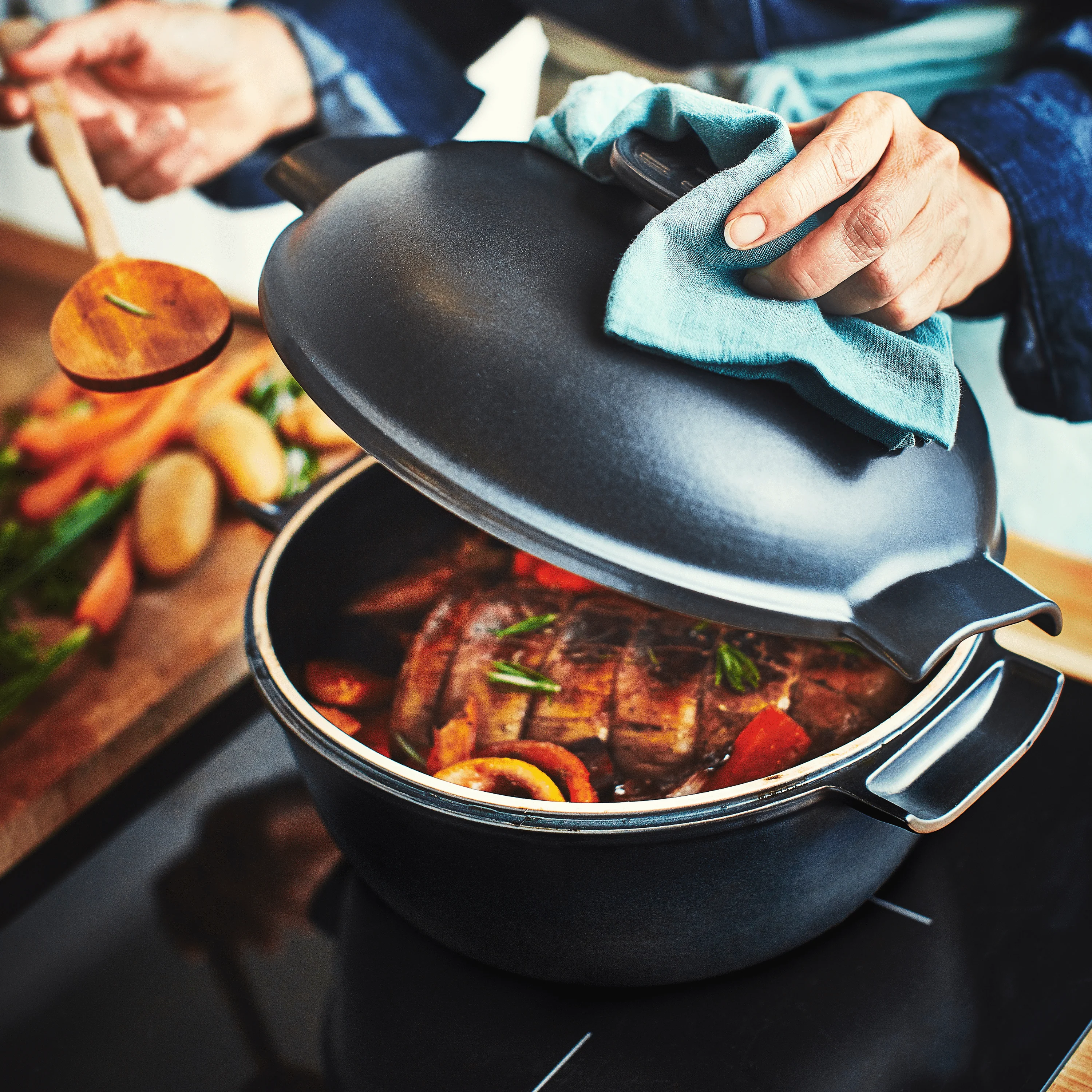 Delight Round Dutch Oven (Induction Compatible) - Image 7